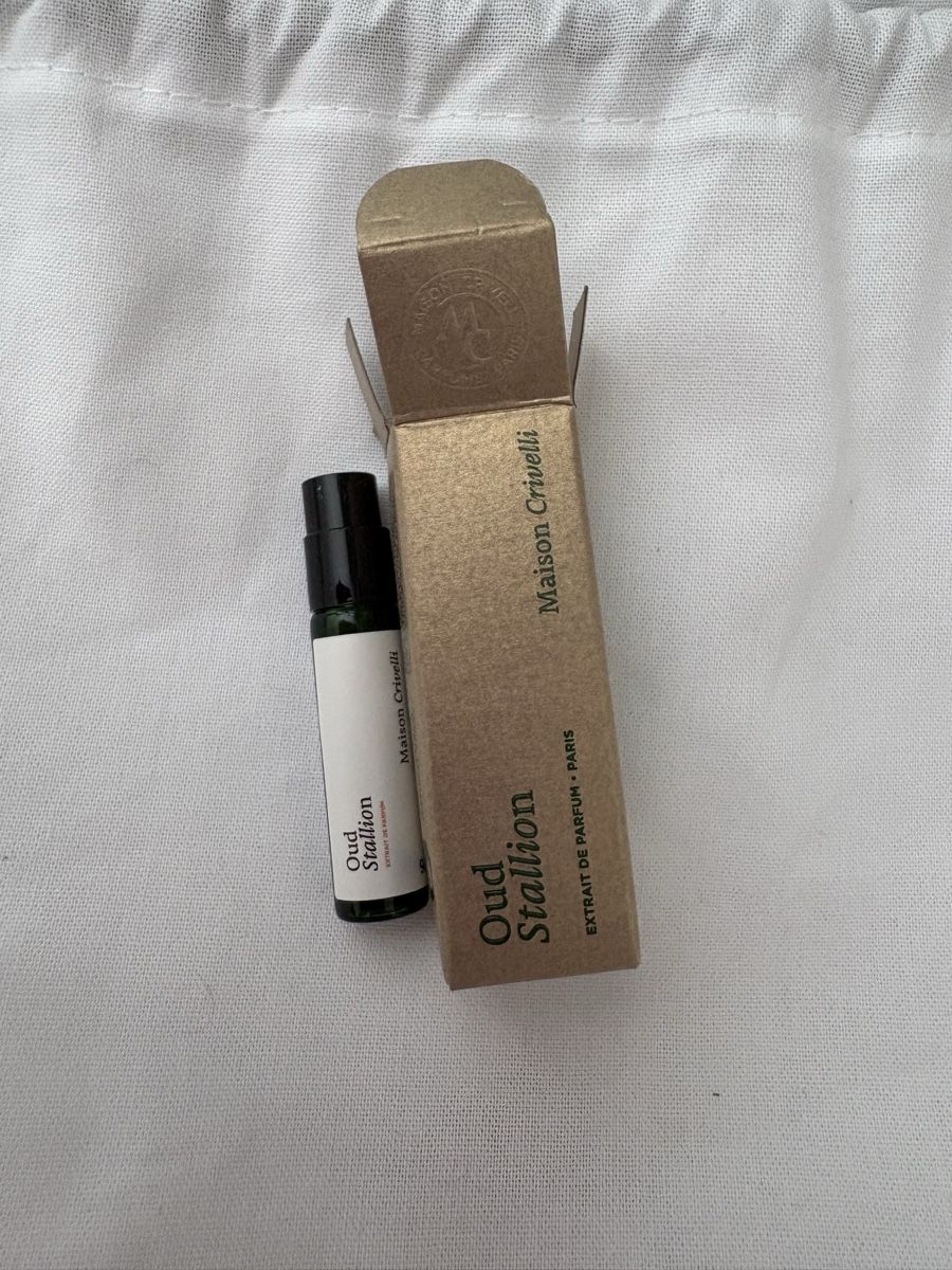 Profumi & Eau de Toilette: Maison Crivelli - Oud Stallion - 1.5ml - NEW – Nuovo e nell'imballaggio originale da Uhwiesen venduto da Giu.13