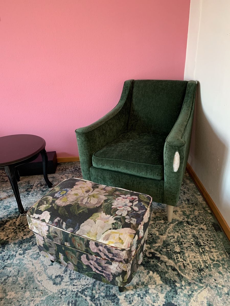 Poltrone: Retro Sessel Grün mit Blumenhocker – Usato da Luzern venduto da deb_dg6g