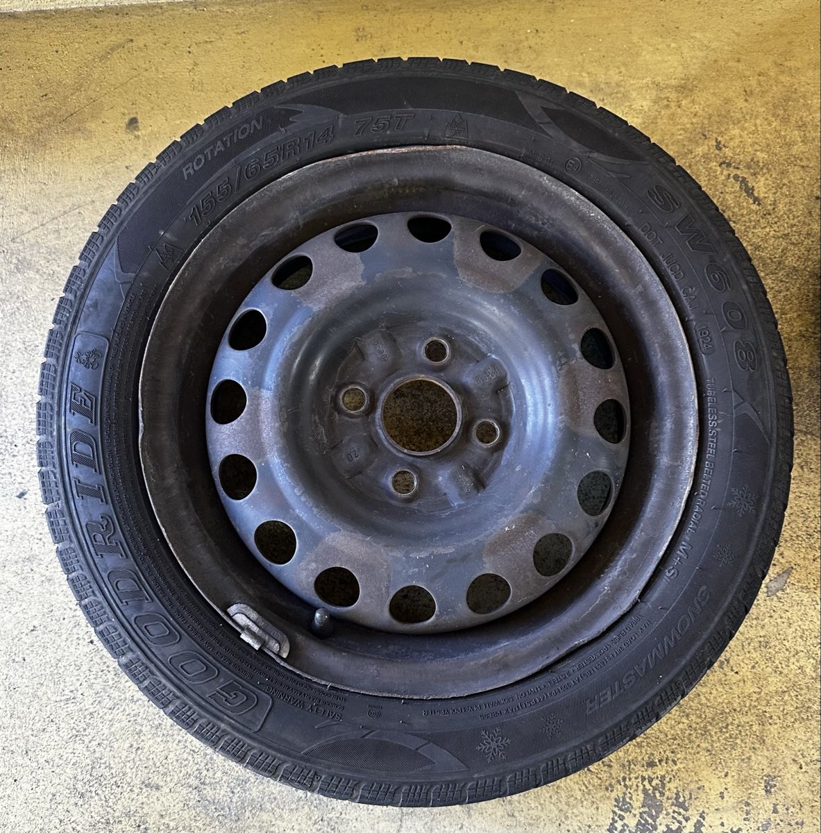 Toyota Cerchioni:  Stahlfelge 165/65R14 75T – Difettoso da Amriswil venduto da es_sell 2