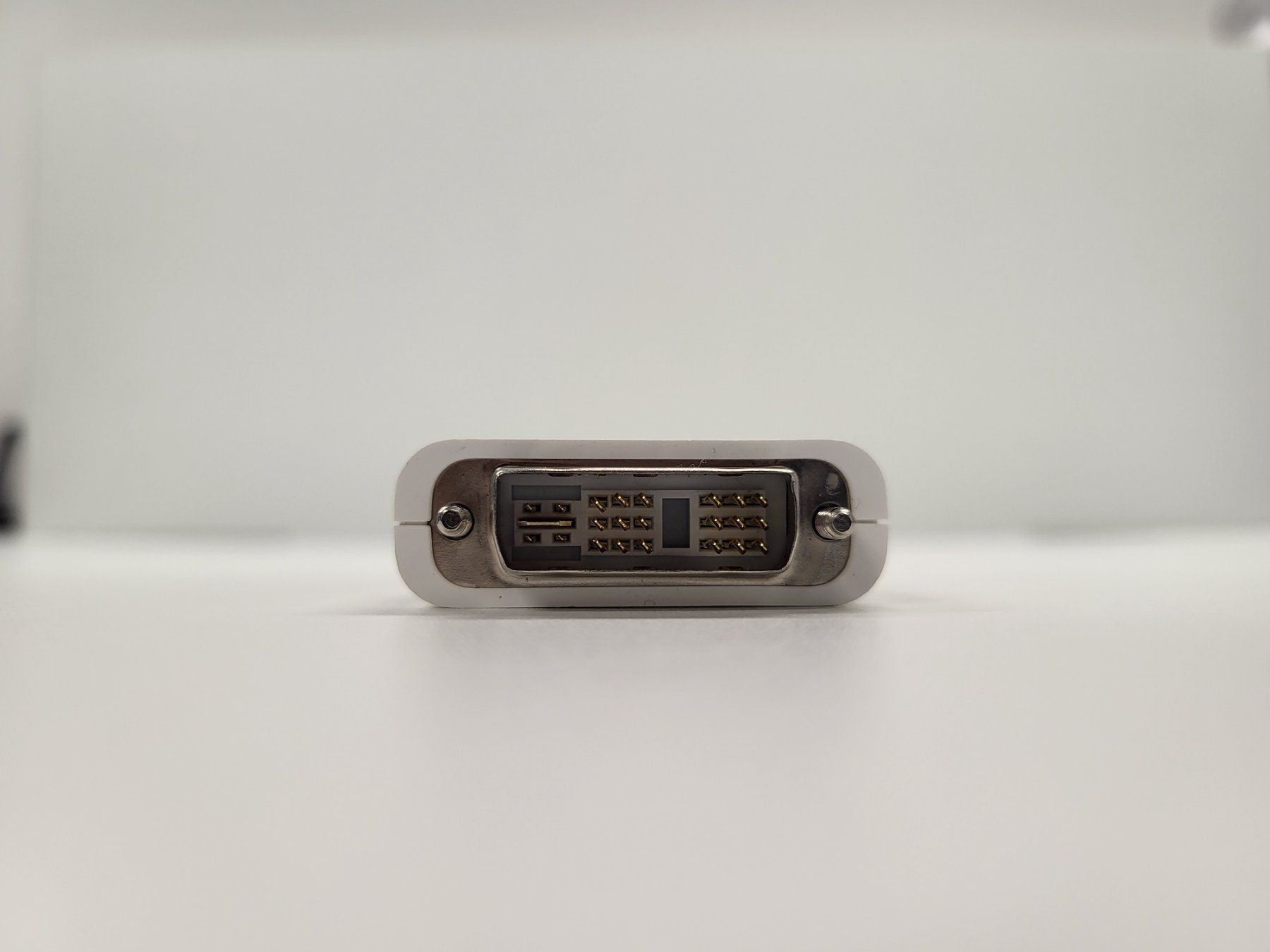 Apple Unità & Adattatore: DVI-A zu VGA Adapter, 3.5 cm lang, Weiss – Usato da Wald ZH venduto da 89kingle 2