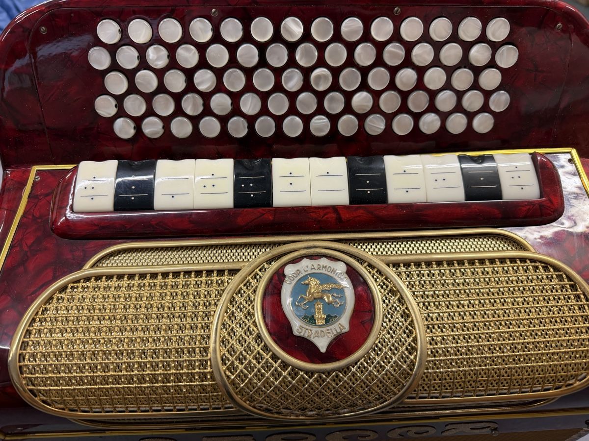 Record Musikinstrumente: Record Handorgel aus Nachlass – Gebraucht aus Rüegsbach von Tinus3418 1