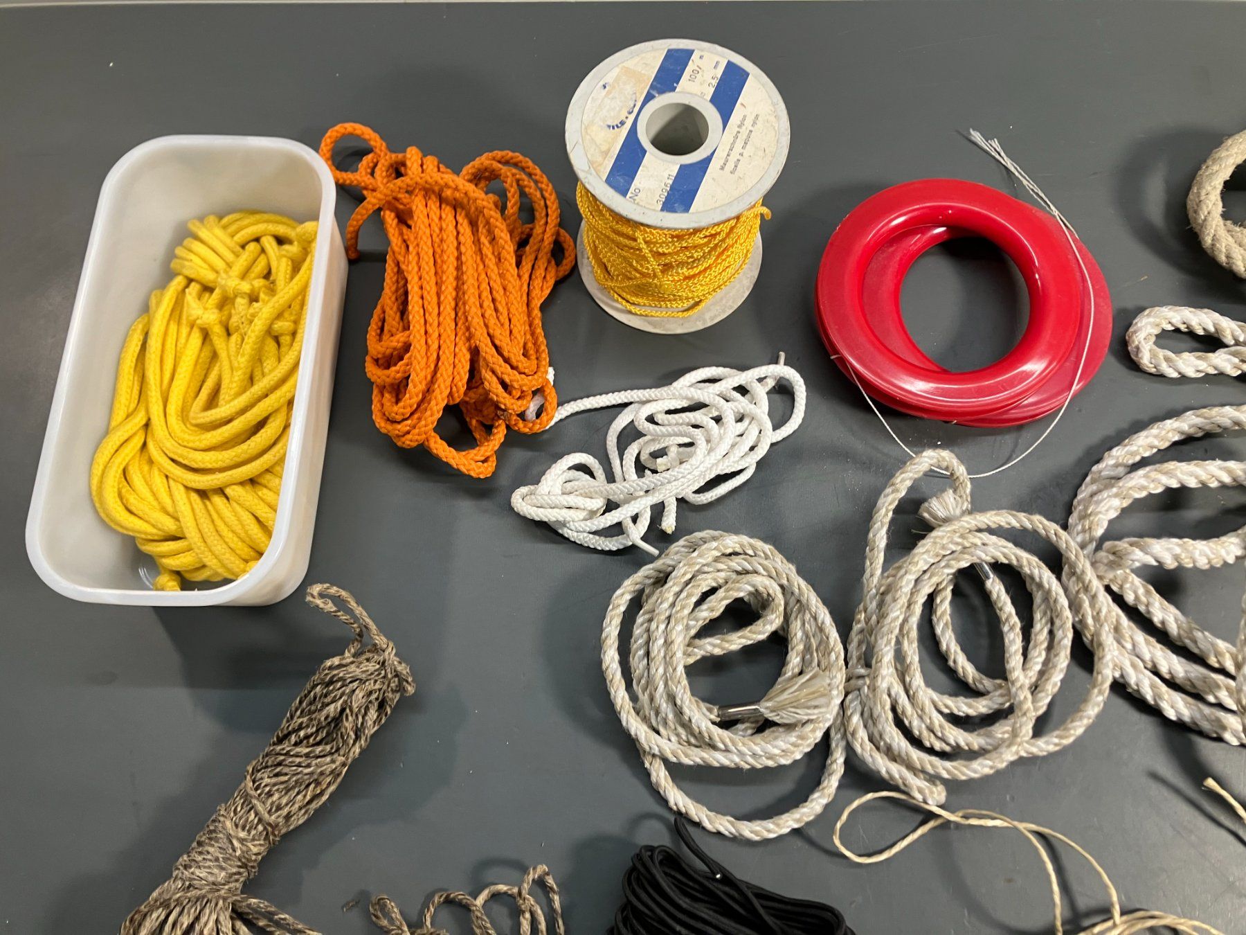 Tutti gli attrezzi: Post. div. Schnüre und Seile ab 1.- – Usato da Lichtensteig venduto da Buy24International 4