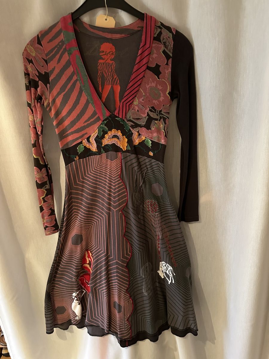Desigual Vestiti: Kleid Desigual Grösse s/m – Usato da Trüllikon venduto da angela4444