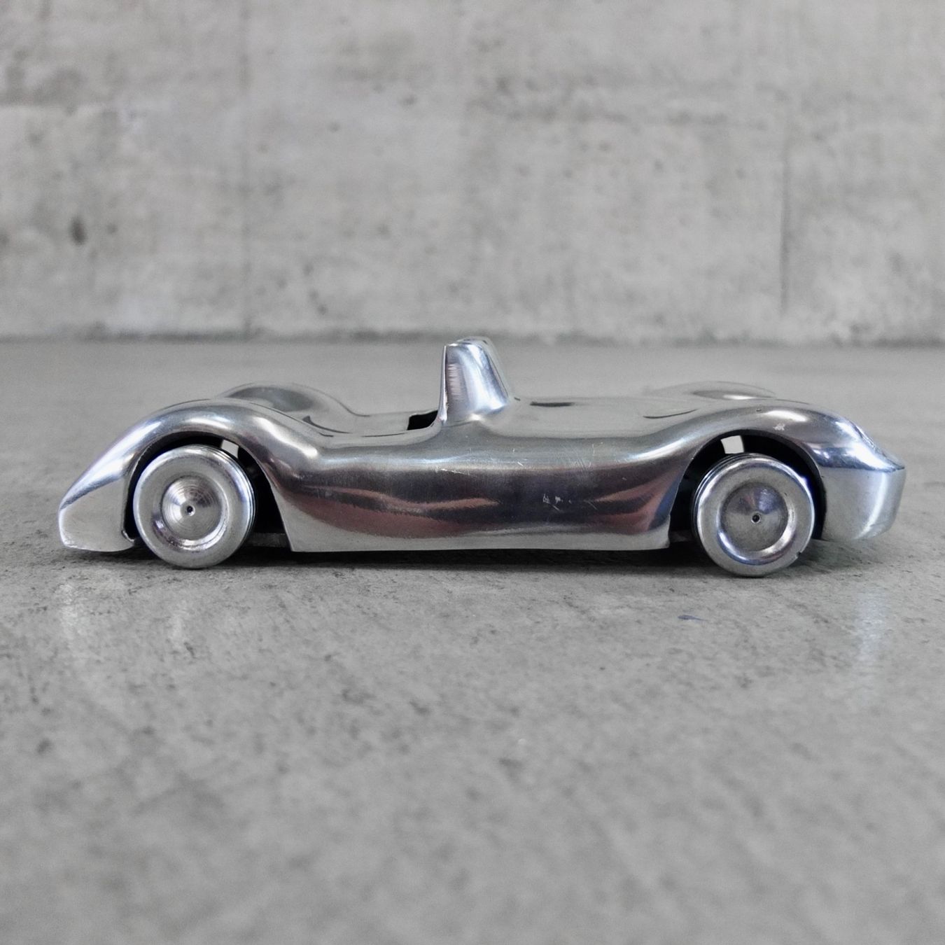 Modellini d'auto: Art Deco Auto aus Aluminium – Usato da Basel venduto da Brocki-auf-dem-Wolf 1