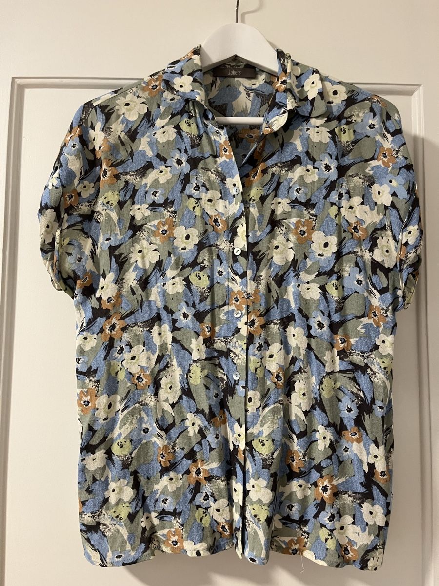 Blusen: Jake's Bluse Blumenmuster Flower Hemdbluse  – Neu (gemäss Beschreibung) aus Zürich von cla_99rd