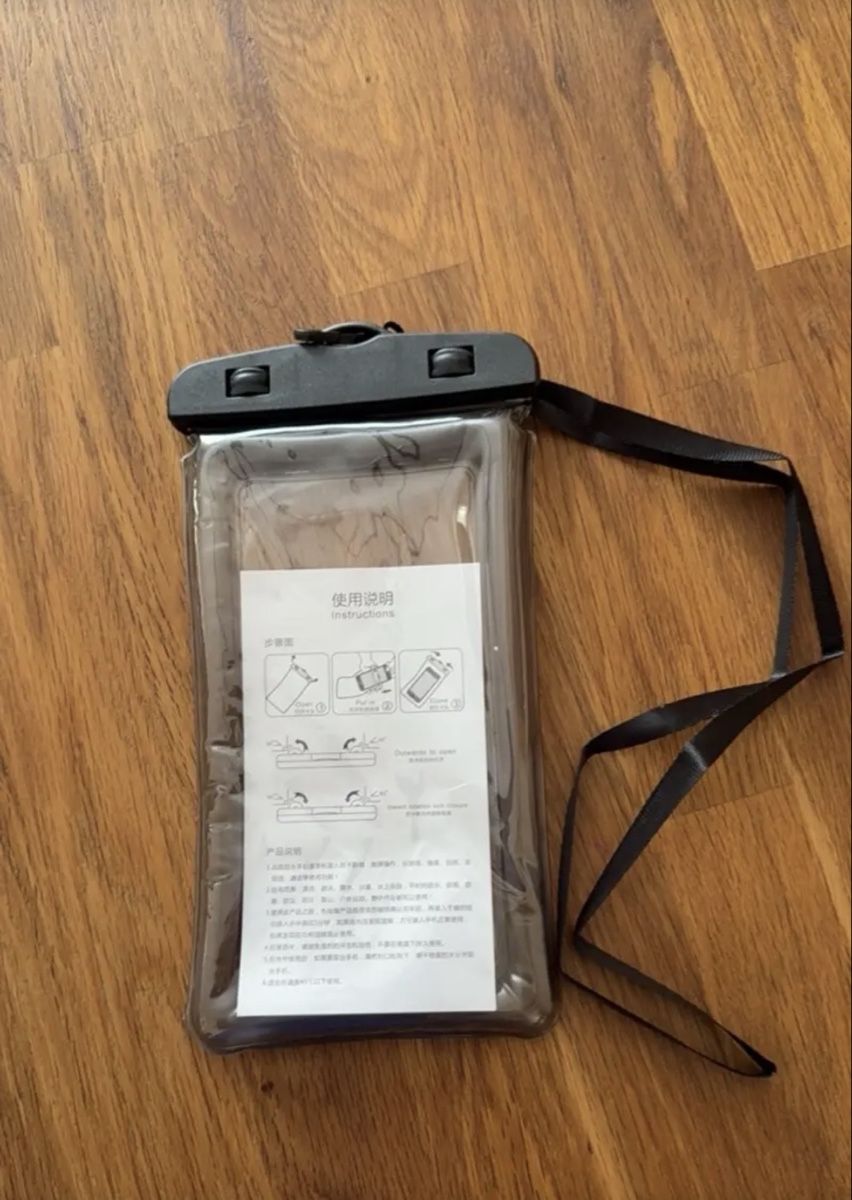 Lampen & Fotografie: Waterproof Phone Pouch black new – Neu und originalverpackt aus Gränichen von Domsiiiii 1