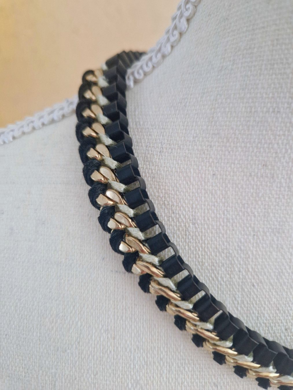Catenine: Statement Halskette in Gold-Schwarz – Usato da Horgen venduto da akkohappyshopping 3
