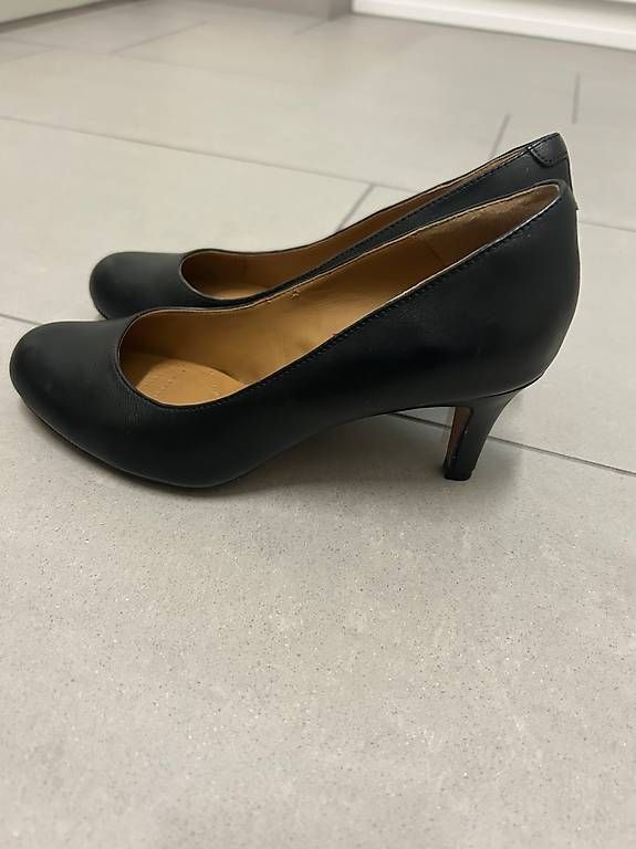 Scarpe da donna: Clarks Pumps Leder schwarz – Usato da Zürich venduto da Nia_S 3