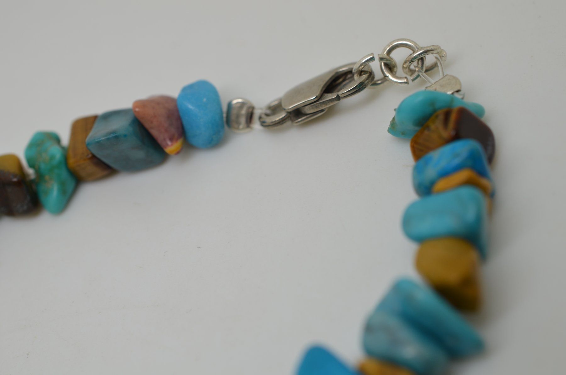 Catenine: Collier en pierres forme chips 44cm – Usato da La Croix (Lutry) venduto da OMEGA07 2
