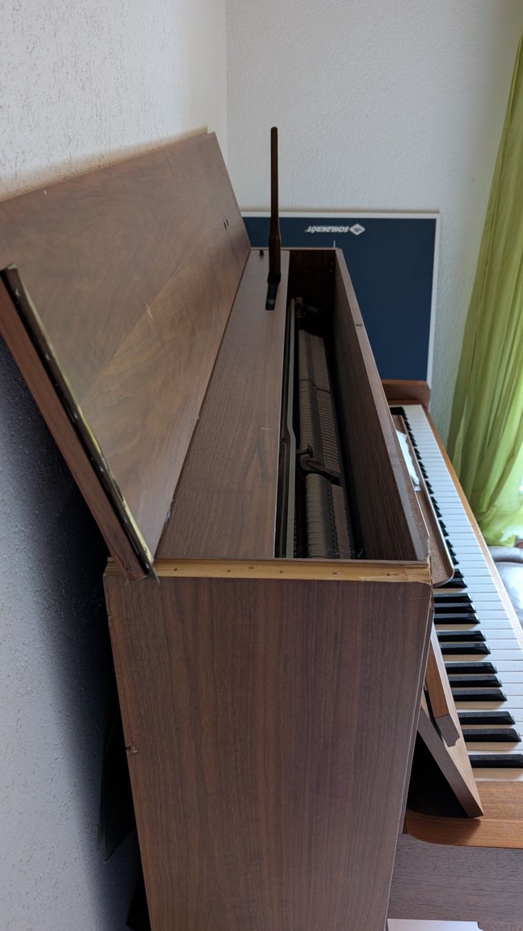 Strumenti musicali: Klavier von Hellas, funktioniert einwandfrei – Usato da Jonen venduto da Topcut 4