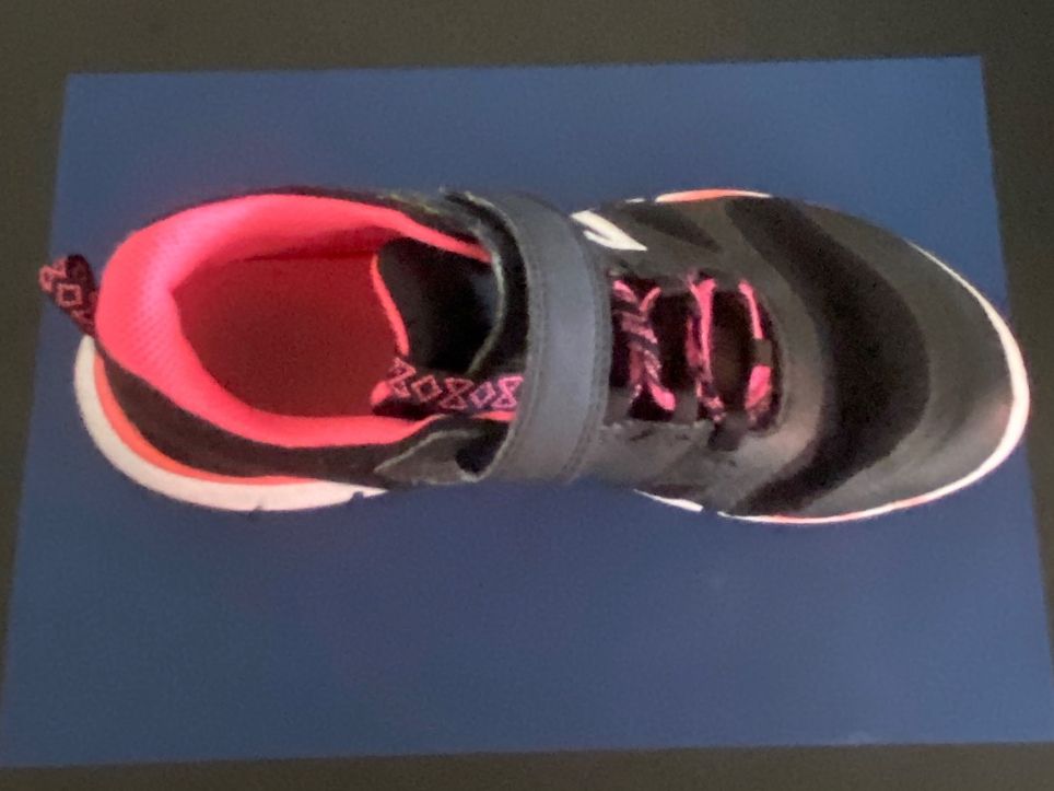 Decathlon Chaussures filles: Mädchen Turnschuhe der Grösse 37 – D'occasion à Beinwil am See par Windlepack