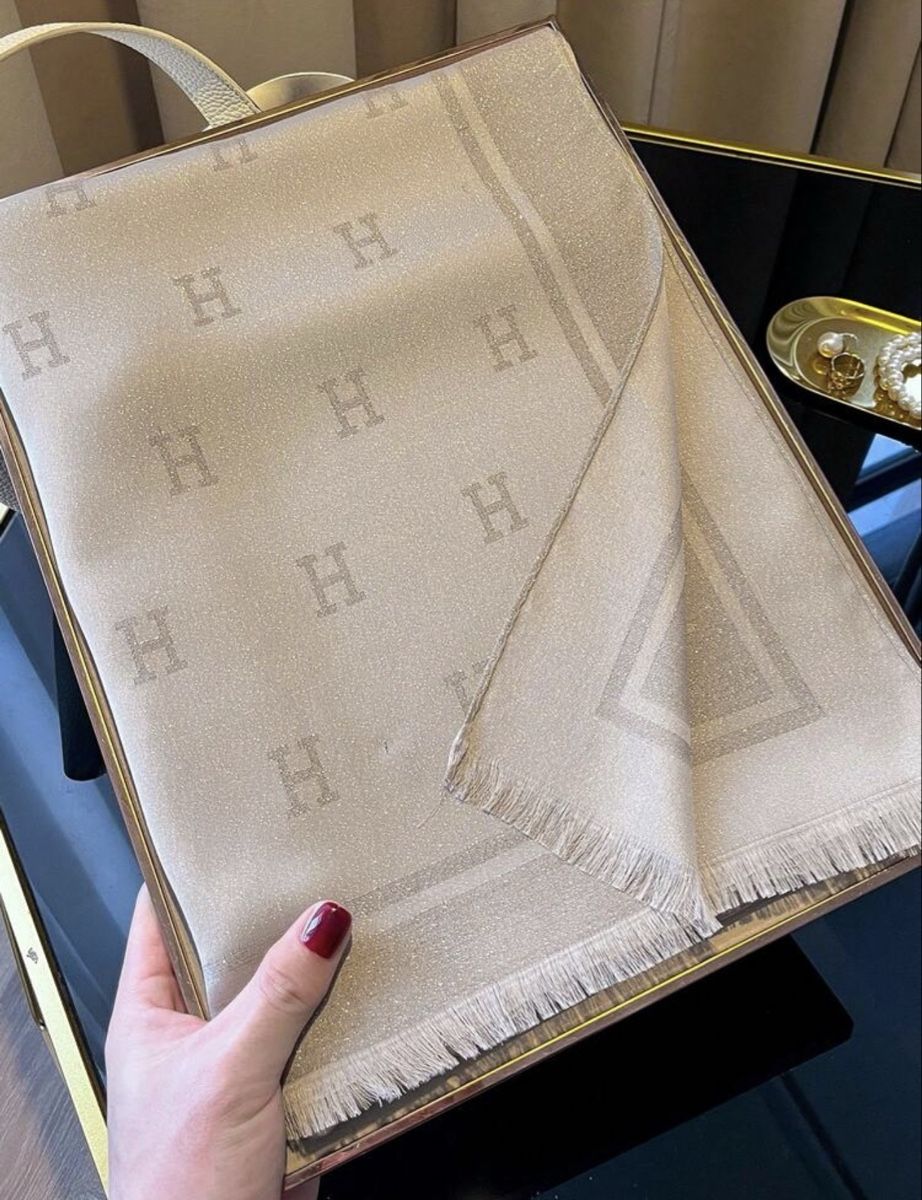Foulards & écharpes: Écharpe  – Neuf avec emballage d'origine à Châtel-St-Denis par Montclair_Swiss 1