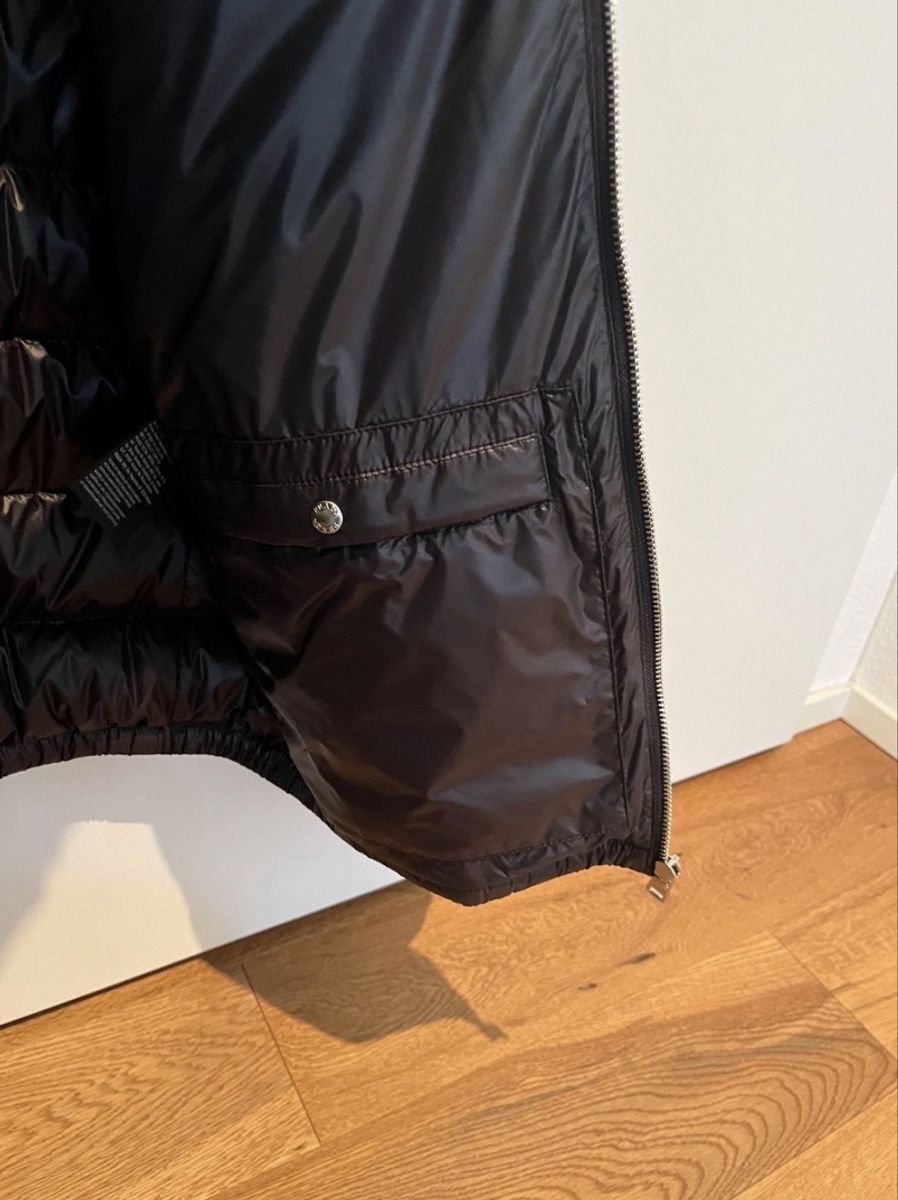 Prada Giacche: PRADA Schwarze Daunenjacke, Grösse 52 – Usato da Zürich venduto da eli_76fw 2