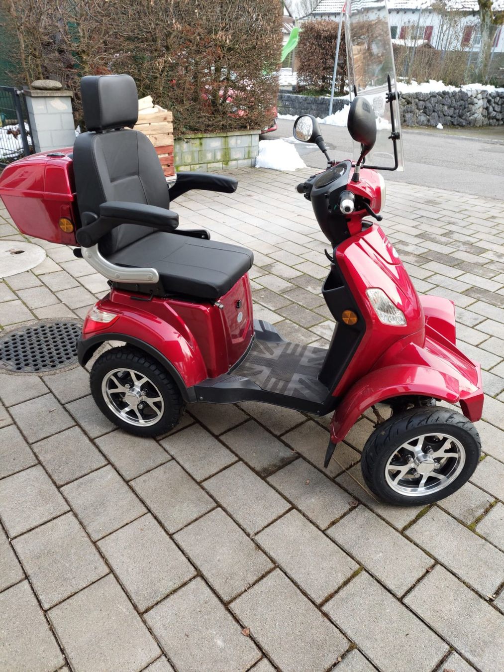 Veicoli elettrici: Elektro Scooter 20 km/h mit Topcase, Occasion – Usato da Langendorf venduto da Cbiker