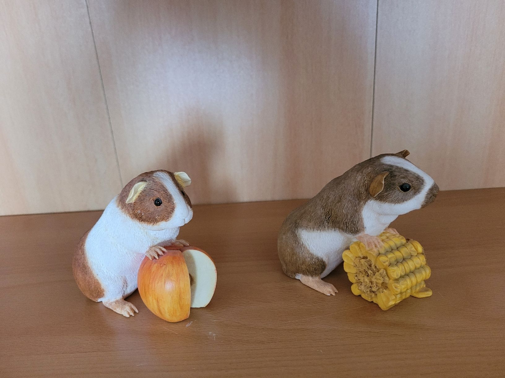 Figurines: 2 Meerschweinchenfiguren – D'occasion à Strengelbach par Micra3 1