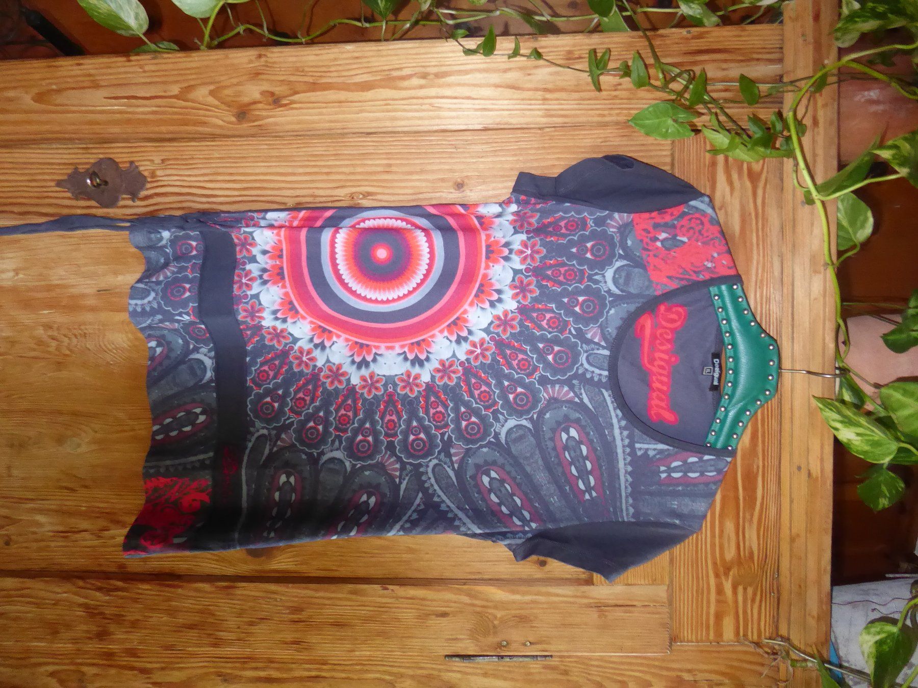 Desigual T-Shirts: Schönes Long  Tshirt Gr XL Desigual – Gebraucht aus Sargans von Benziner 8