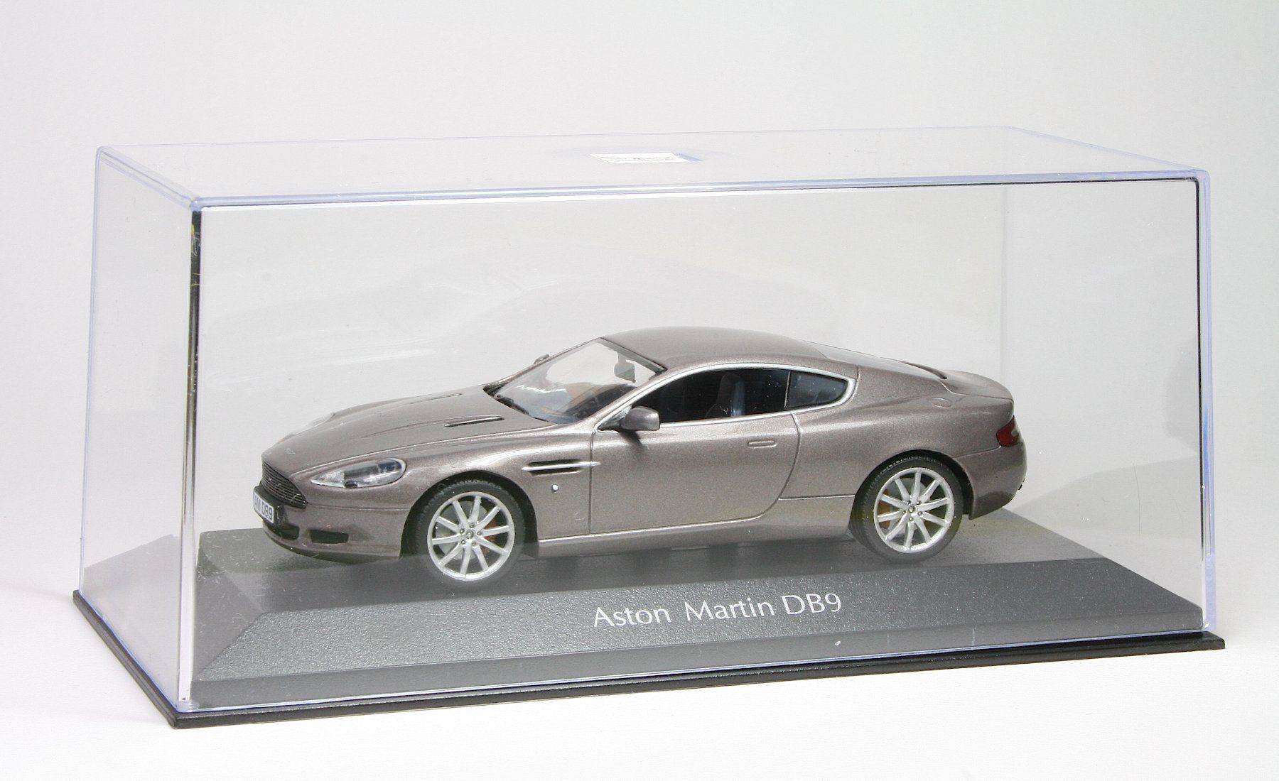 Minichamps Modellini d'auto: Minichamps Aston Martin DB9 – Nuovo (secondo la descrizione) da Elsau venduto da Peekay8 8