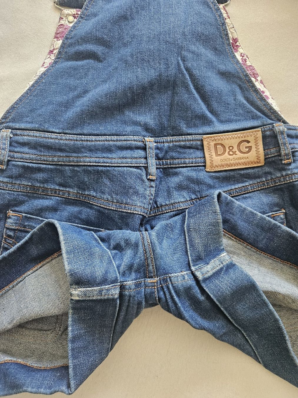Dolce & Gabbana Jeans: Solce Gabbana D&G kurze Latzhose 36 – Usato da Oberwil BL venduto da blackdiamond14 5
