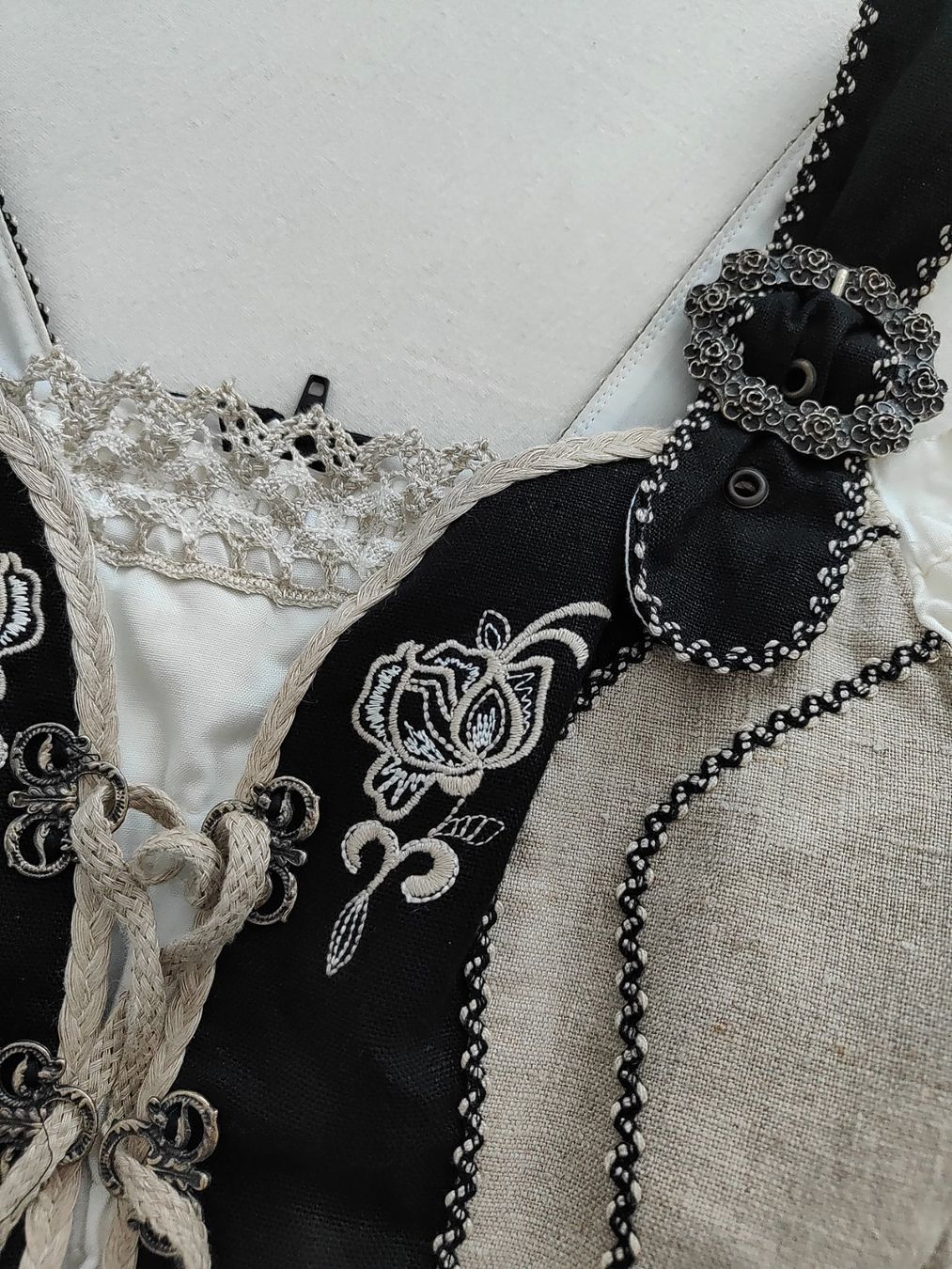Camicette: Dirndl Oberteil Leinen – Usato da Schänis venduto da mel_hhn6 1