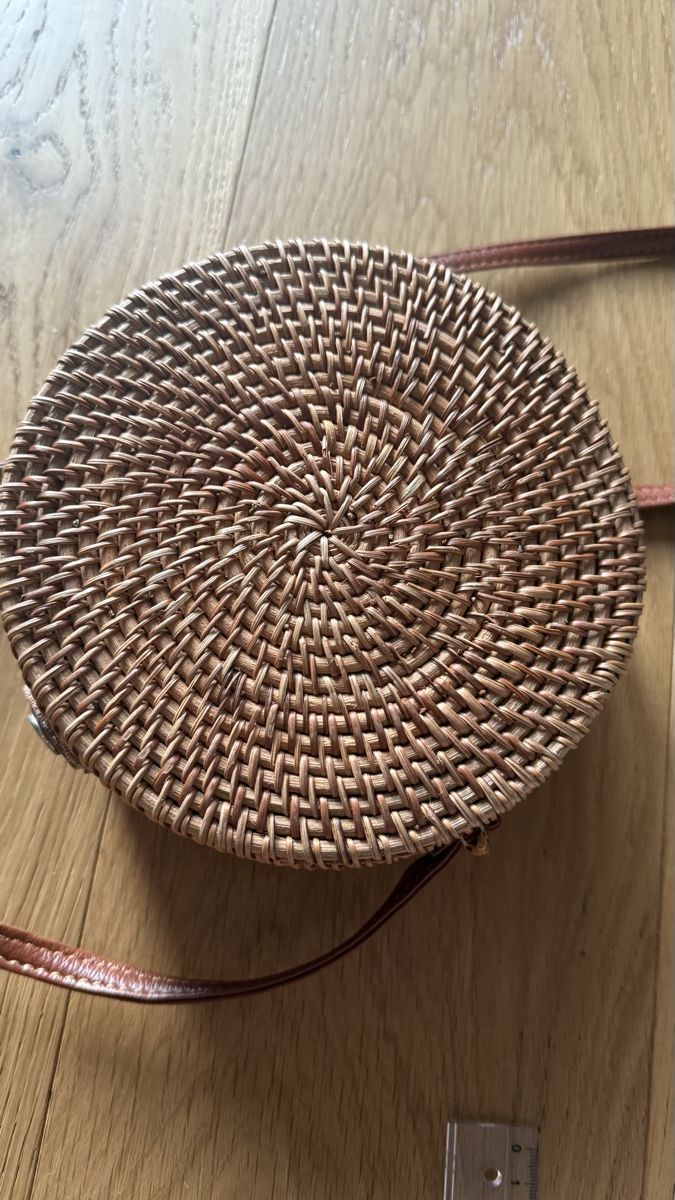 Taschen für Damen: Rattan Bag - Stylish Summer Accessory, Perfect Condition! – Neu (gemäss Beschreibung) aus St-Gingolph von Ynatka 1