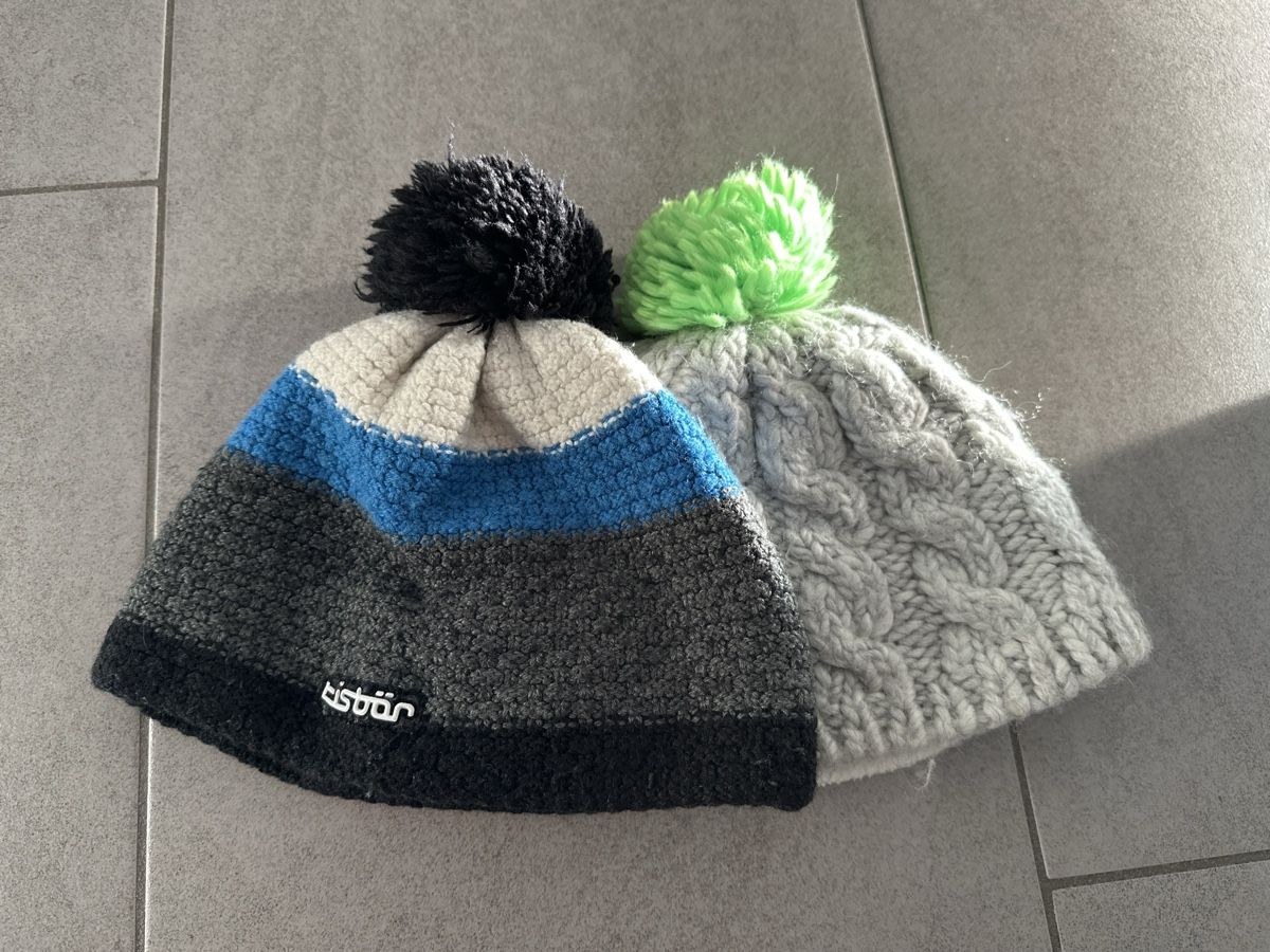 Sonstige Jungenkleidung: 2x Eisbär Pom Pom Beanie Winter Hat – Gebraucht aus Buchs SG von SPAMPAM