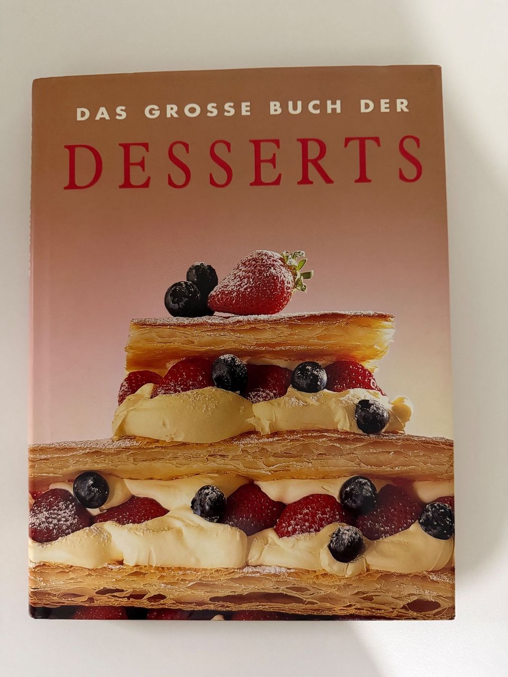 Livres: Kochbuch Desserts – D'occasion à Männedorf par Suvretaner