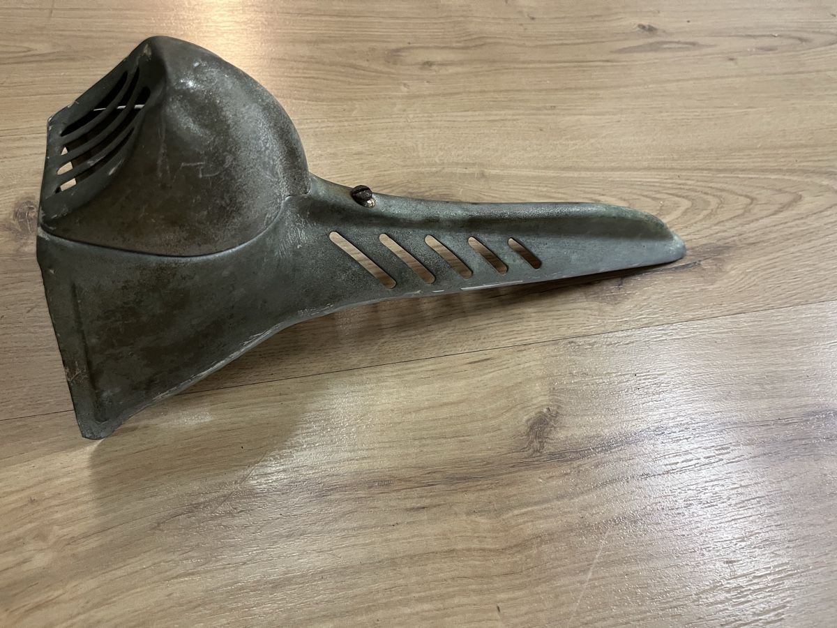 Vespa Tutti pezzi di ricambio per scooter: Vespa Faro Basso Chrom – Usato da Thun venduto da Cpia 6