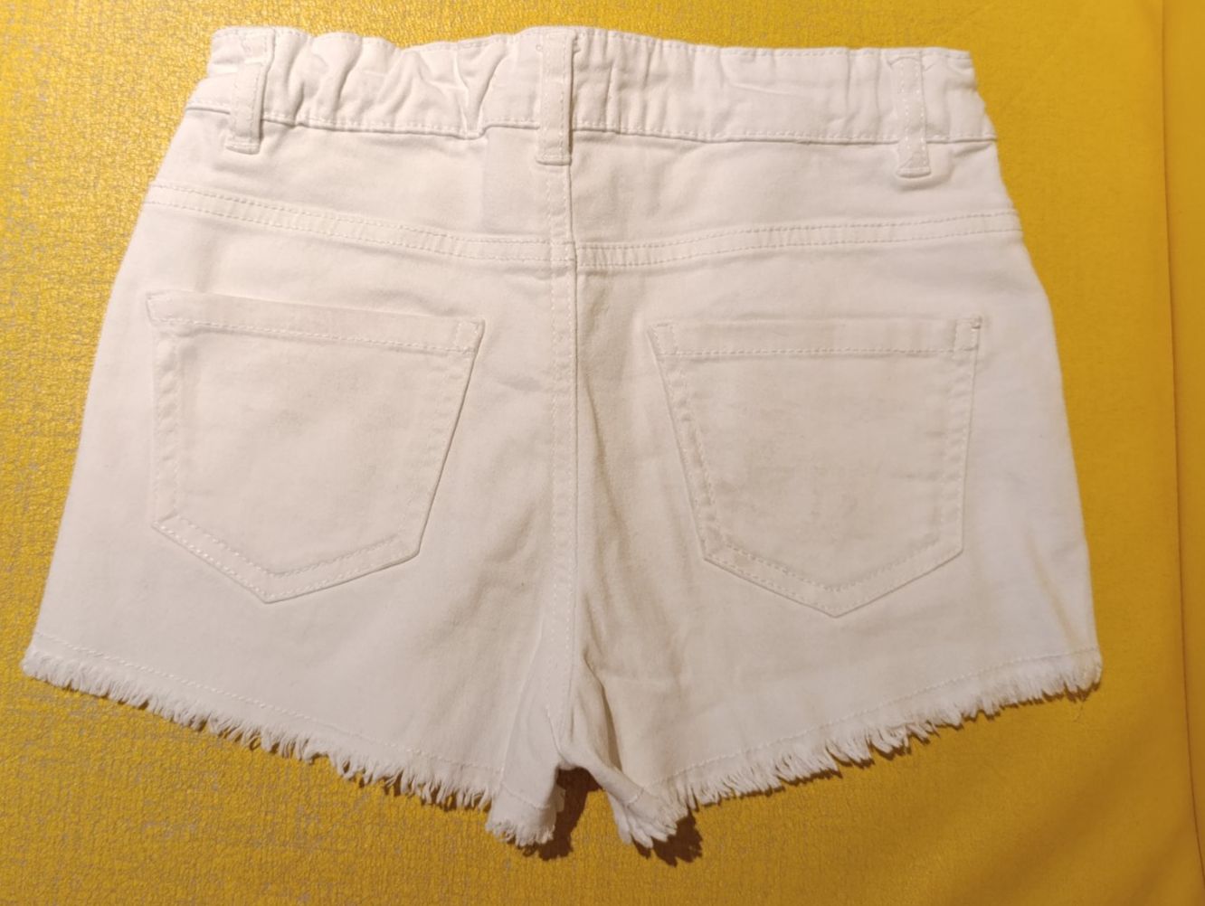 Pantaloni: Mädchen kurz Shorts, Gr 146 – Usato da Zürich venduto da mir_2kjl 1