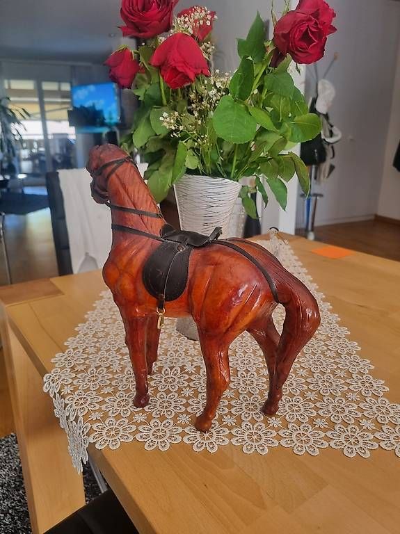 Skulpturen & Statuen: Vintage Leder Pferd – Gebraucht aus Riedikon von spr_8rsn