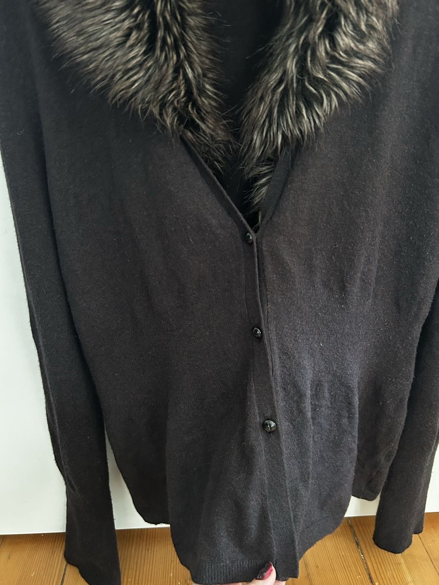 Giacche: Strickjacke mit Pelzkragen, Grösse 44 – Usato da Uster venduto da alin13e 1