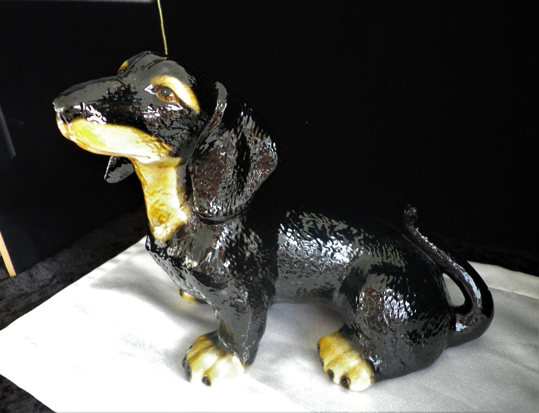 Statuette: Süsser Dackel – Usato da Reinach BL venduto da Annodomini