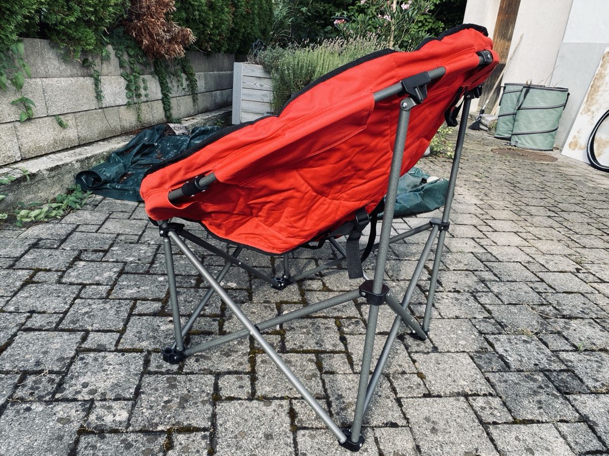 Fauteuils: 2 rote Klappsessel mit grosszügiger, bequemer Sitzfläche – D'occasion à Balsthal par bri_6p9d 3