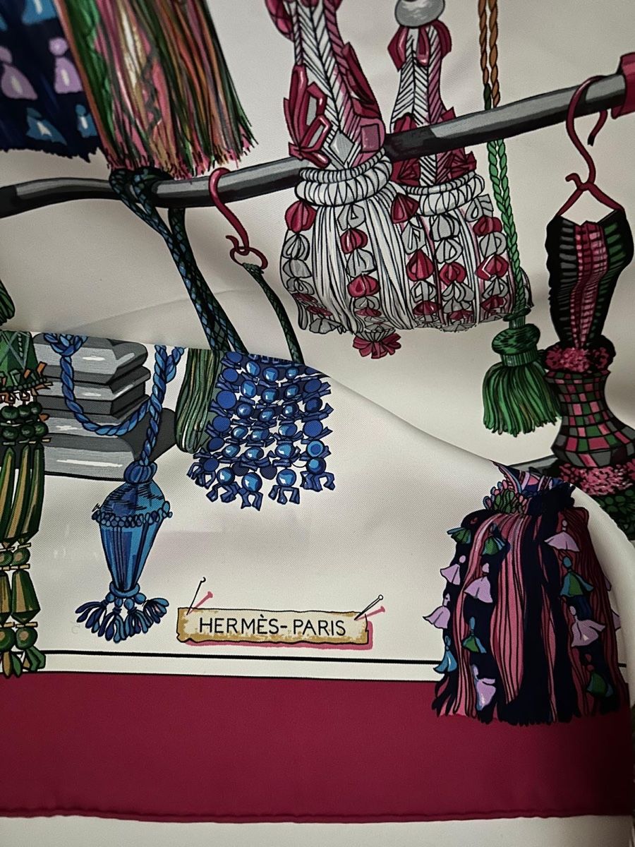 Hermès Foulard & Sciarpe: Hermès Seidentuch "Passementerie" – Nuovo (secondo la descrizione) da Binningen venduto da Yuliya15 2
