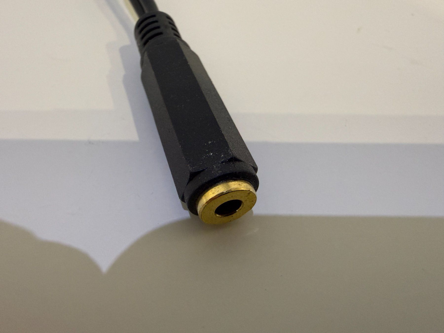Cavi: Logitech Audio Kabel, 3.5mm Jack Buchse auf 2x Audio Stecker – Nuovo e nell'imballaggio originale da Unterengstringen venduto da Tnovus 2