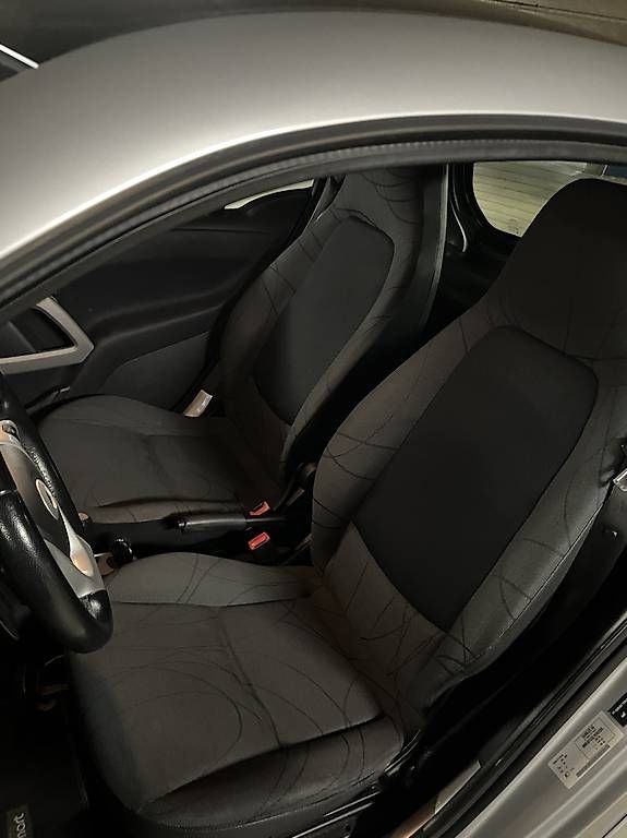 Smart Autos: Smart fortwo, jg 2011, 84 Ps – D'occasion à Pratteln par Darex 4