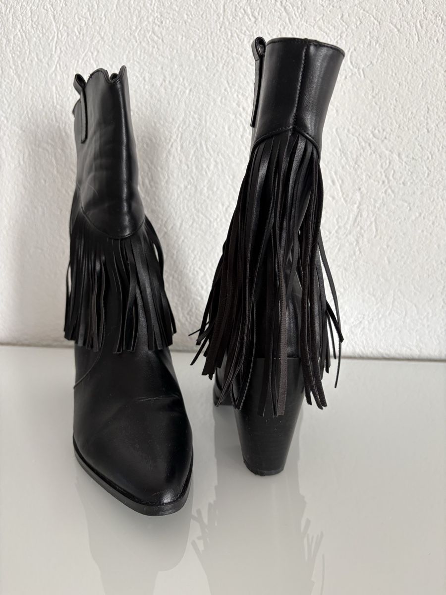 Damenschuhe: NEU: Stiefel mit Fransen – Neu (gemäss Beschreibung) aus Bülach von kittygismo 2