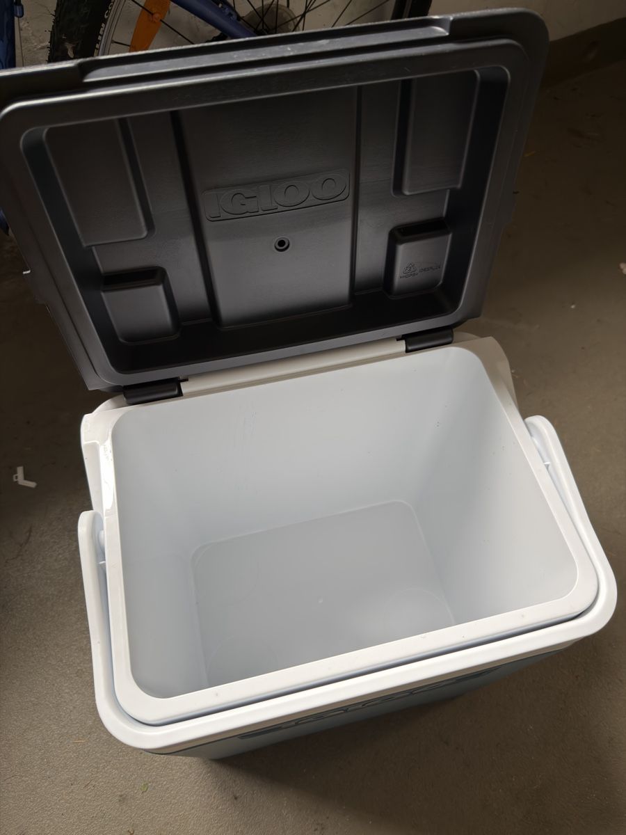 Réfrigérateurs et refroidissement: IGLOO Cooler blue good condition – Neuf (Voir description) à Adliswil par ste_x86r 2