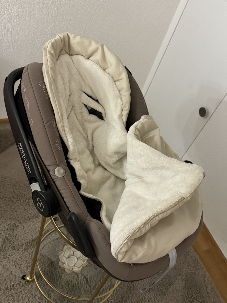 Maxi-Cosi Seggiolini per auto: Maxi-Cosi Pebble Babyschale mit Zubehör – Usato da Niederurnen venduto da 8867 5