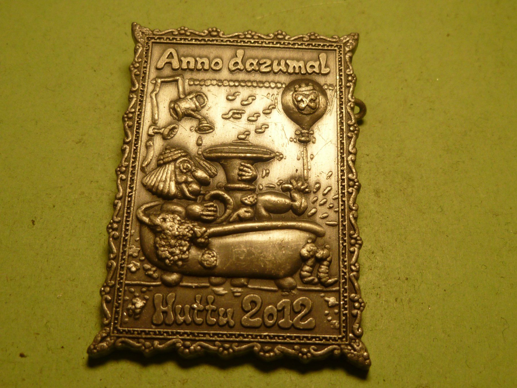 Placchette & Badge: HUTTU 2012 SILBER – Usato da Ried (Muotathal) venduto da Mandarin02
