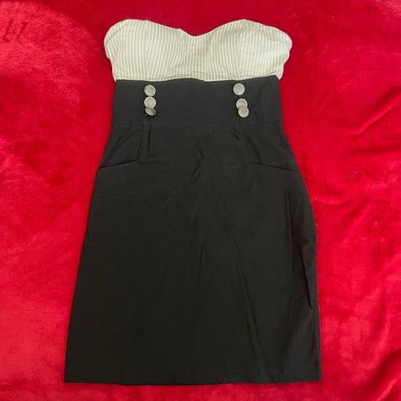 Trägerloses Kleid