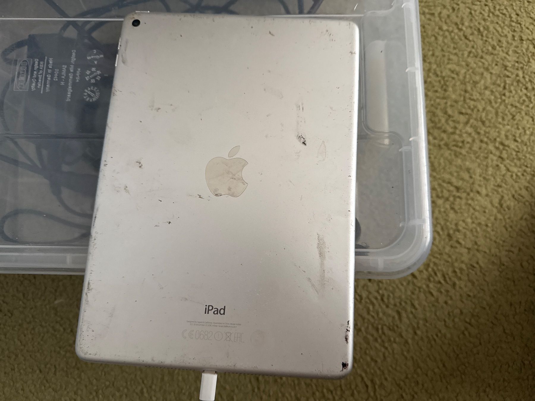 Apple Tablettes PC: Ipad Air 2 - A1566 - icloude – Défectueux à Olten par HoYa01 1