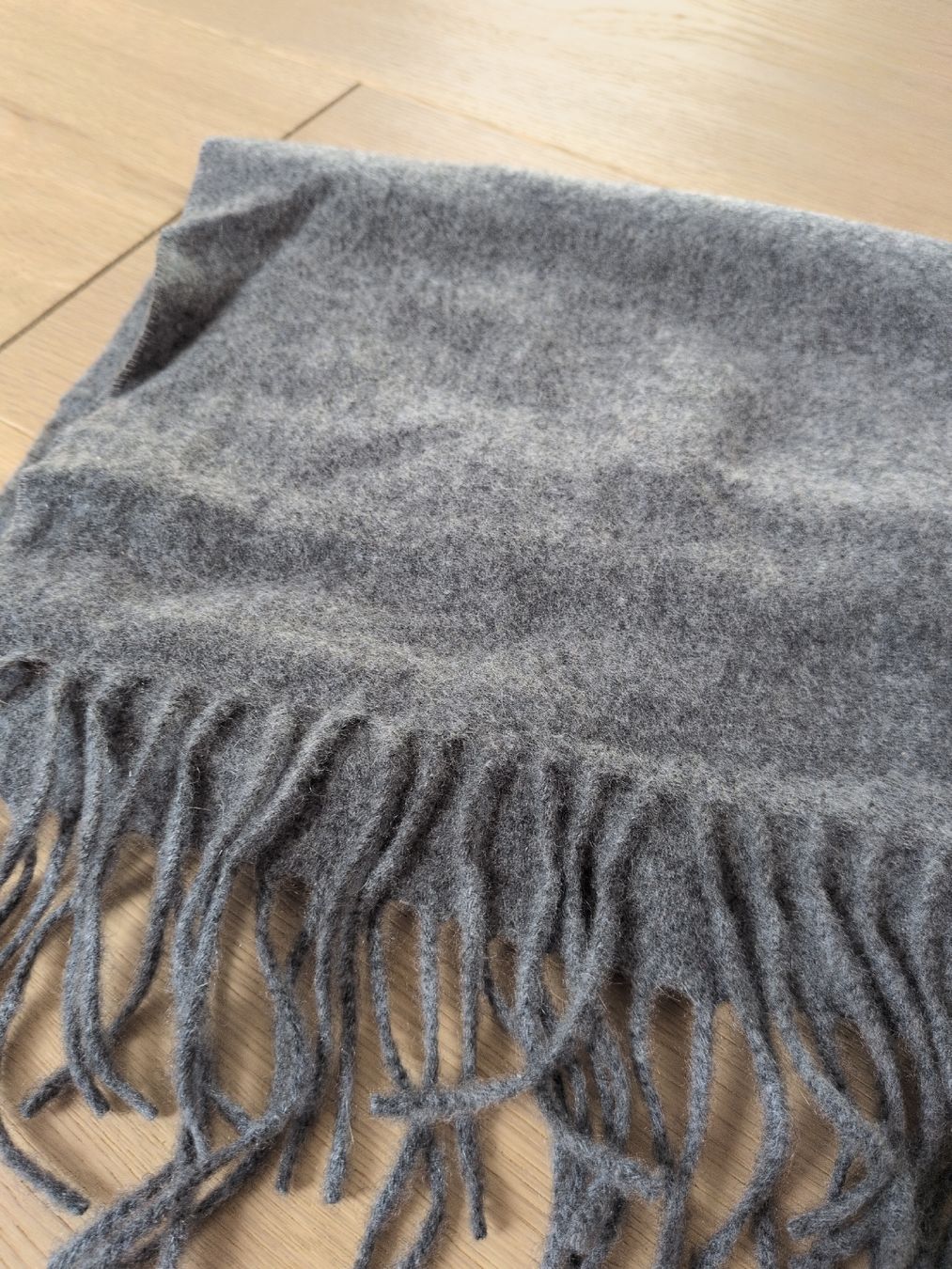 Foulard & Sciarpe: Cashmere Scarf Grey – Nuovo e nell'imballaggio originale da Basel venduto da ric_h97p 2