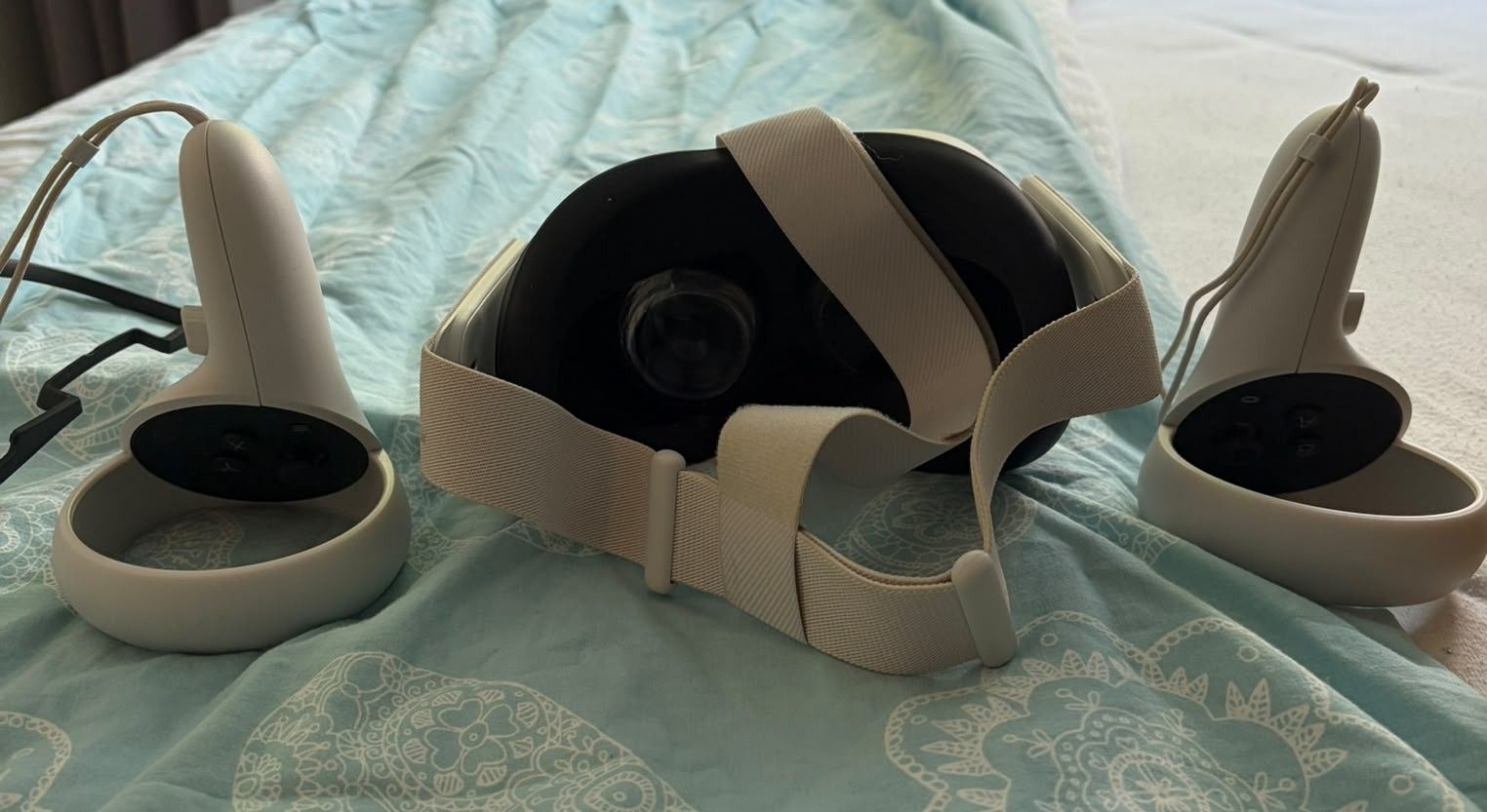 Meta VR Brille: Meta Quest 2 VR Headset with Controllers – Gebraucht aus Hergiswil NW von Siul1972 3