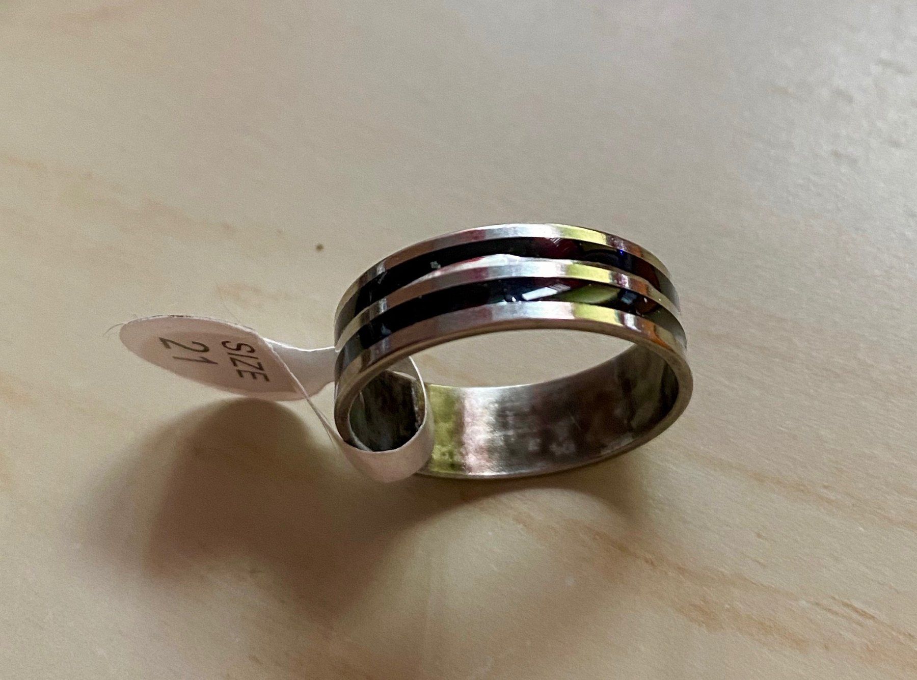 Ringe: EDELSTAHLRING, SCHWARZ,SILBER, GR.21, DURCHM. CA. 2.1CM – Neu (gemäss Beschreibung) aus Bad Ragaz von Schtupsi
