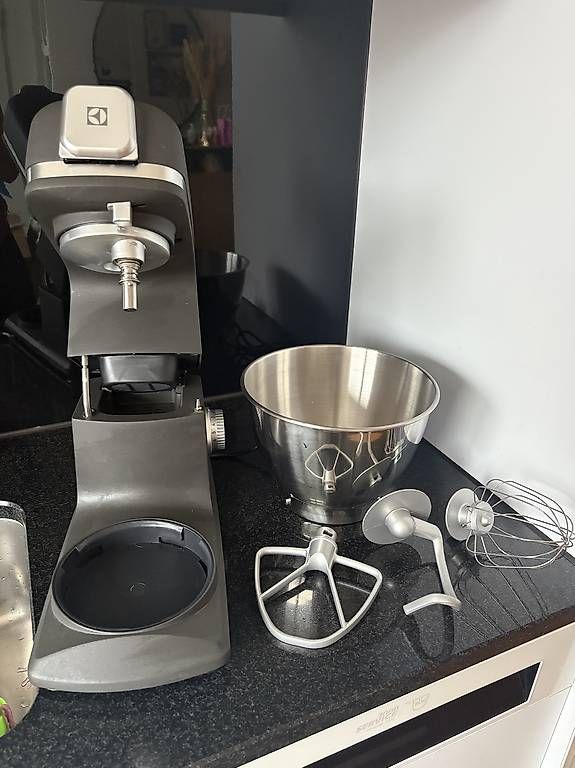 Electrolux Küchengeräte: Electrolux Küchenmaschine BPT Create 5 Black Pearl – Neu (gemäss Beschreibung) aus Schlieren von var_dms8 3