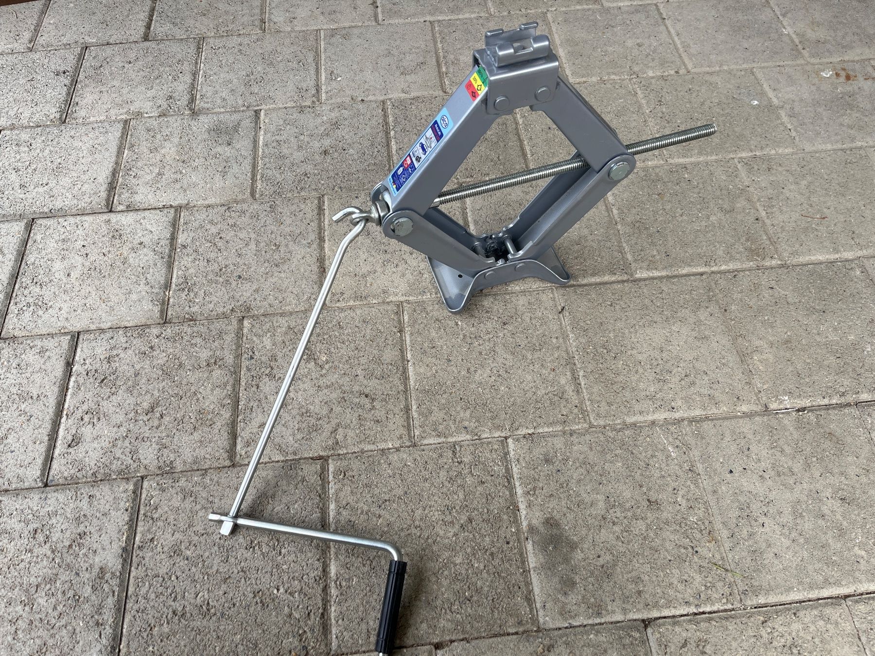 Piattaforme elevatrici & Crick: Wagenheber | Scherenwagenheber | Auto Lift 2t – Usato da Humlikon venduto da snowpeak101 3