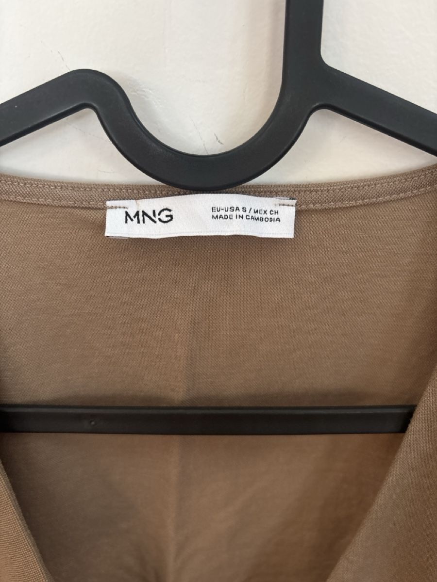 Mango Tops: Mango Top – Neu (gemäss Beschreibung) aus Schaan von Nina.Zander_1990 1