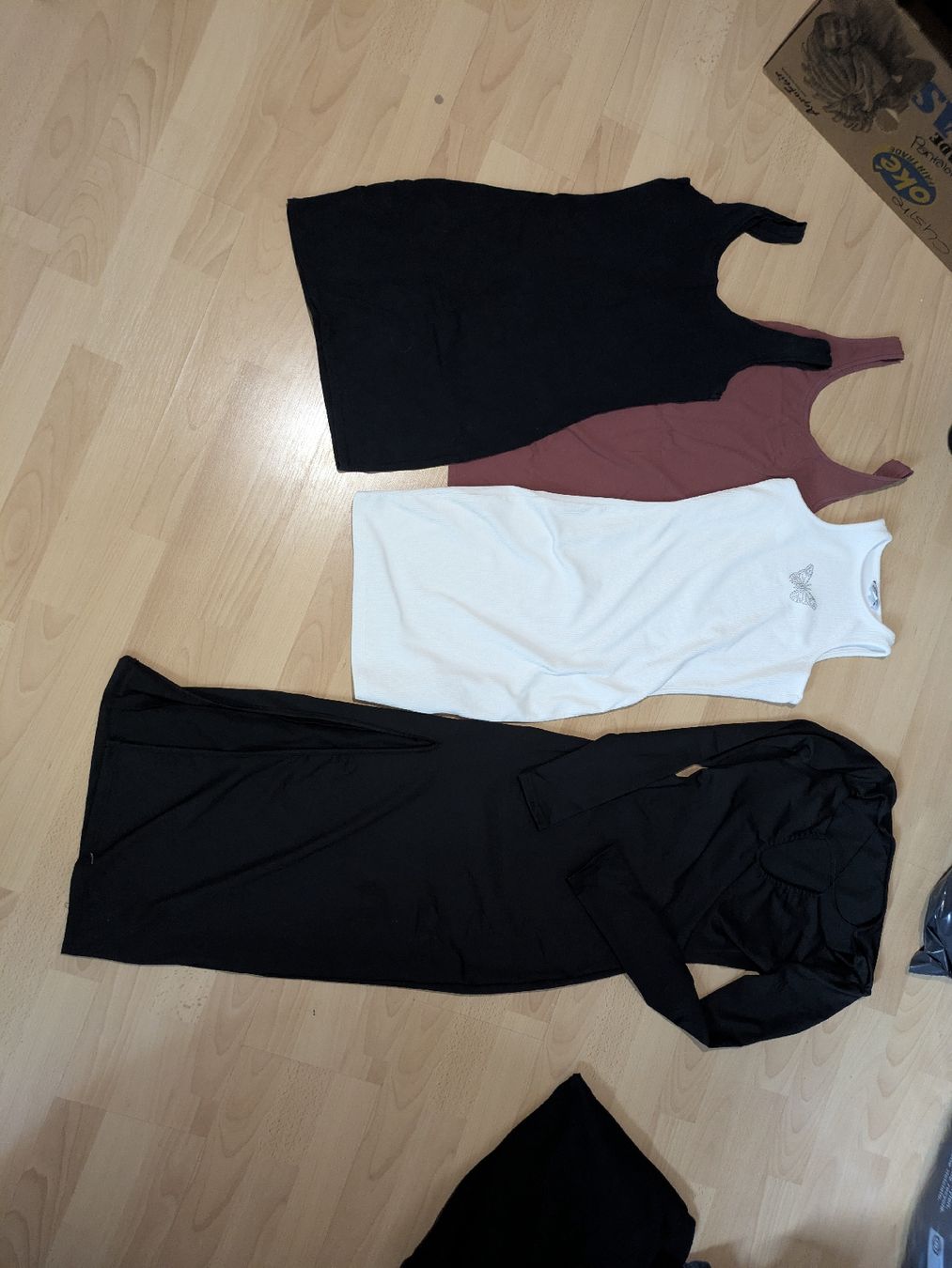 Lots de vêtements: Lot de vêtements  – D'occasion à Tramelan par cat_67zv 1