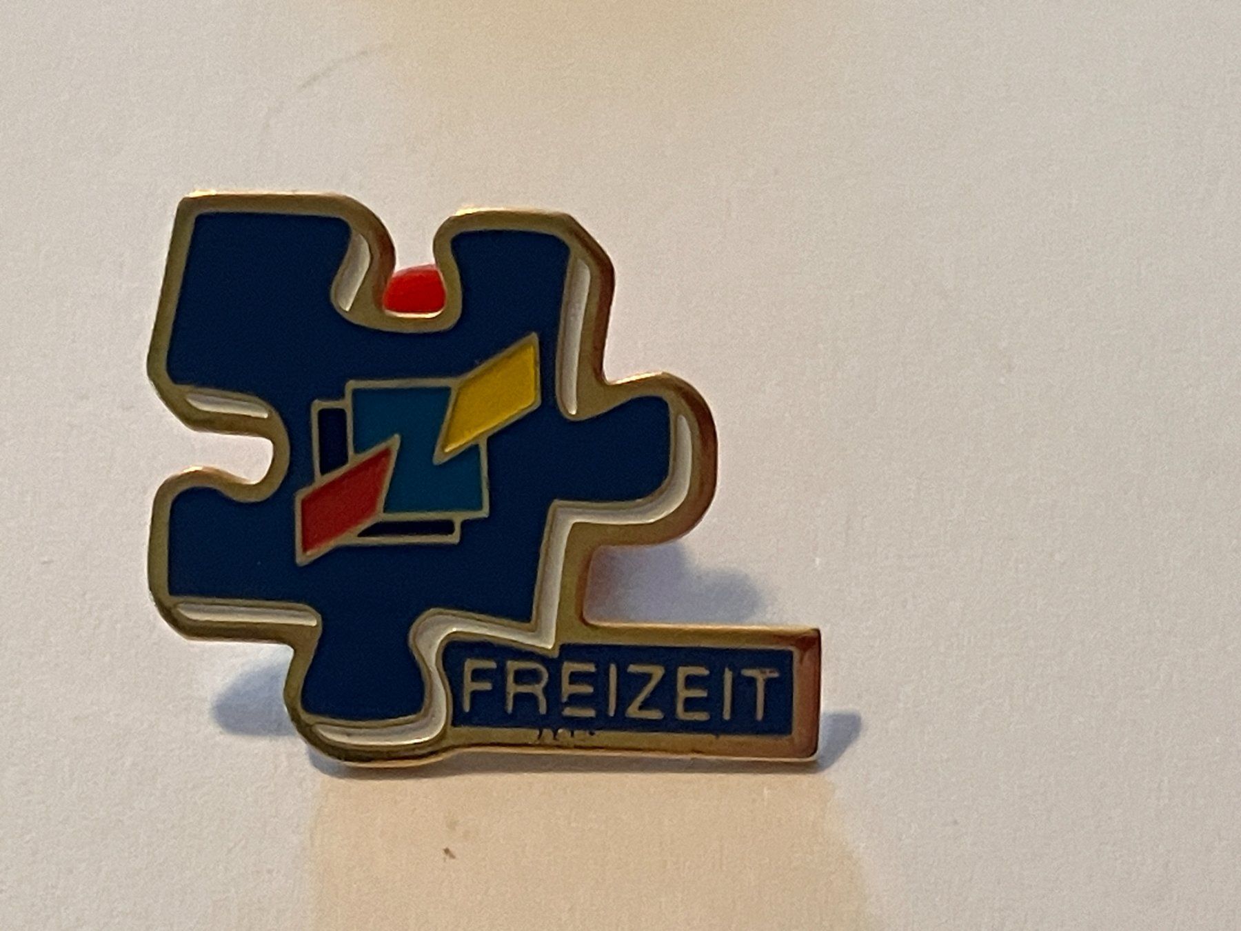 Placchette & Badge: 1 Pin Freizeit – Usato da Basel venduto da djwwpp