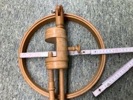 grosser Stickrahmen Holz mit Klemme verstellbar 27cm